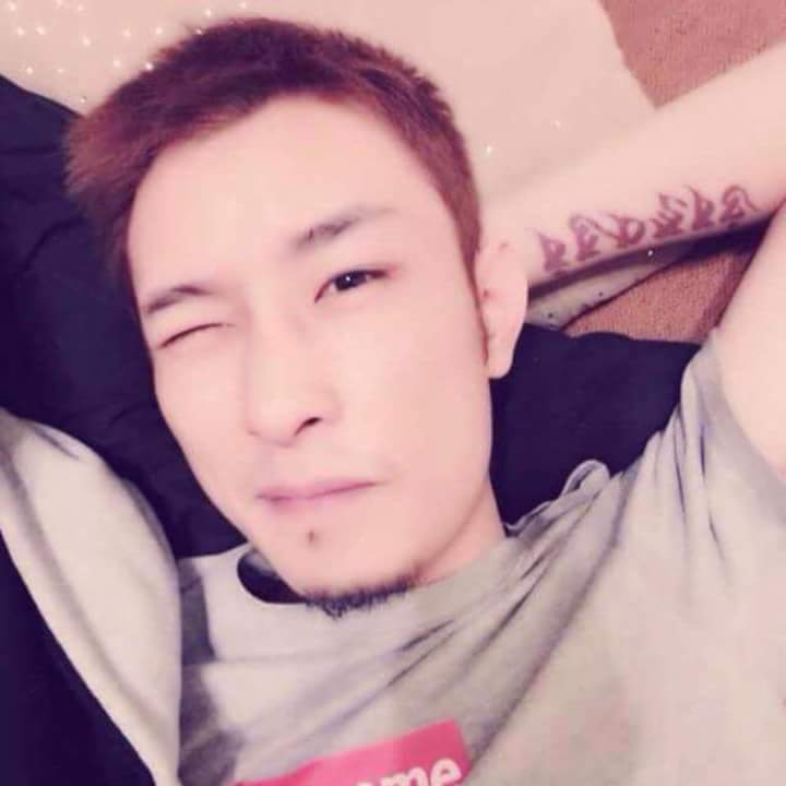 难得拥抱的第一张照片--福清相亲服务中心