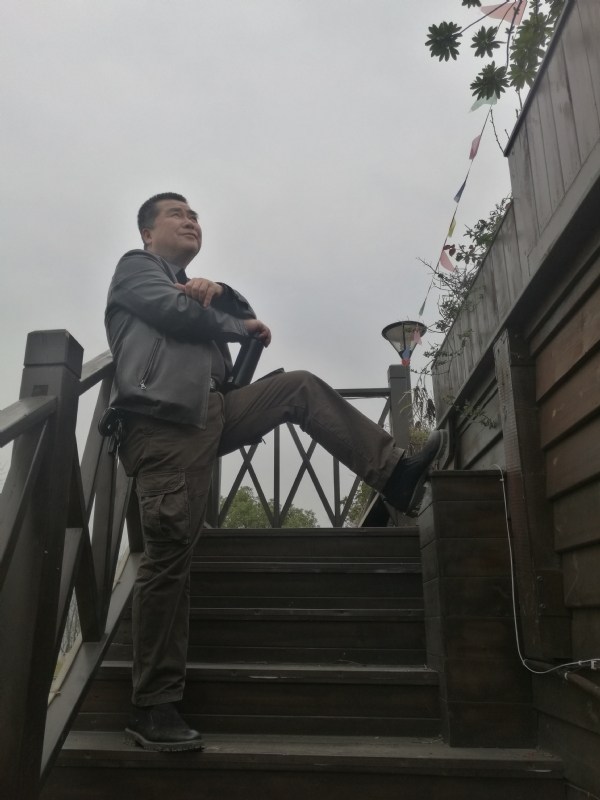 孤单背影的第一张照片--福清相亲服务中心