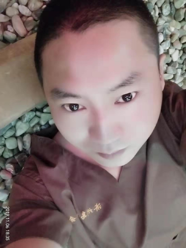 红枫叶的第一张照片--福清相亲服务中心
