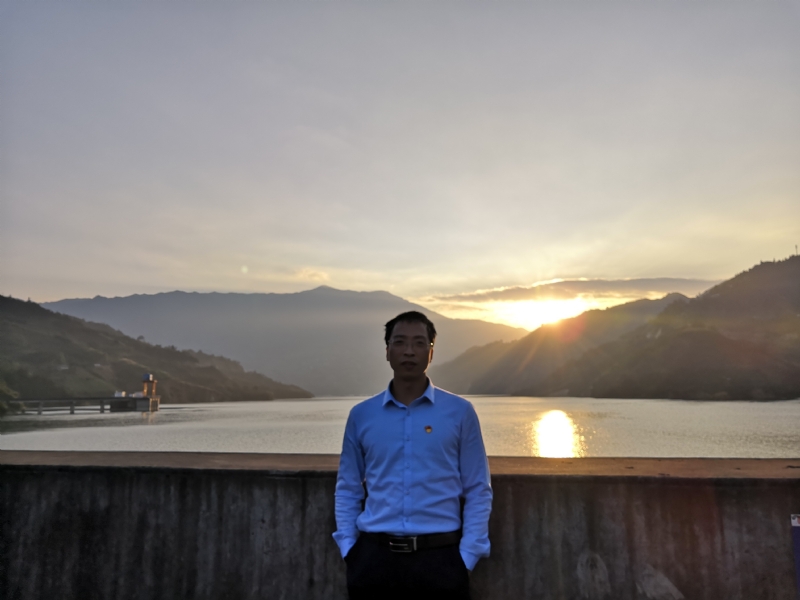 庸人自扰的第一张照片--福清相亲服务中心