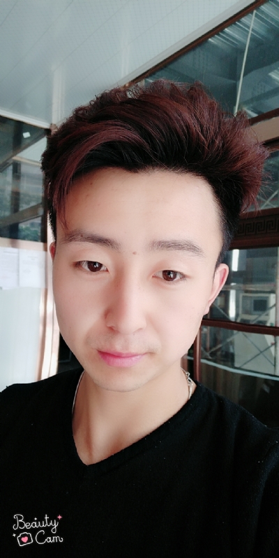 拼命微笑的第三张照片--福清相亲服务中心